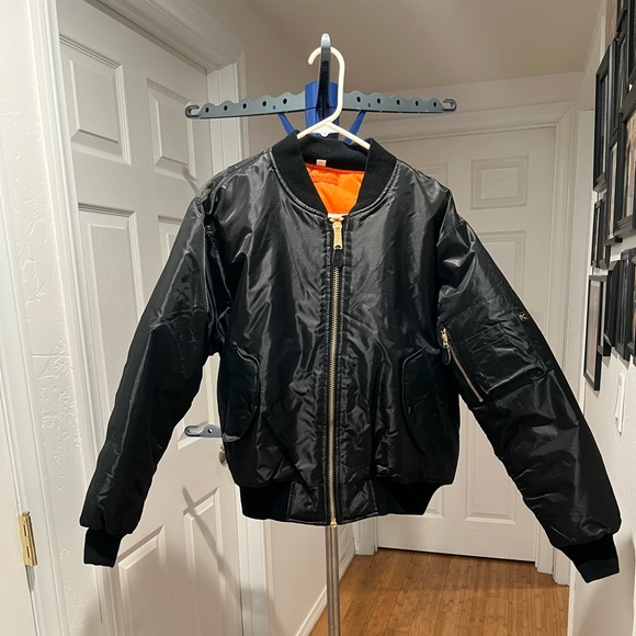 NWOT Black Bomber Jacket Size Small - Picture 2 of 4